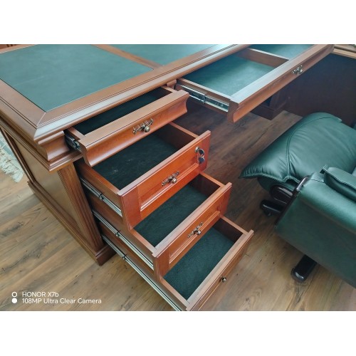 Стол руководителя угловой двухтумбовый R-142 (кожаная вставка): массив и шпон дерева от кабинета Ришар: правый или левый