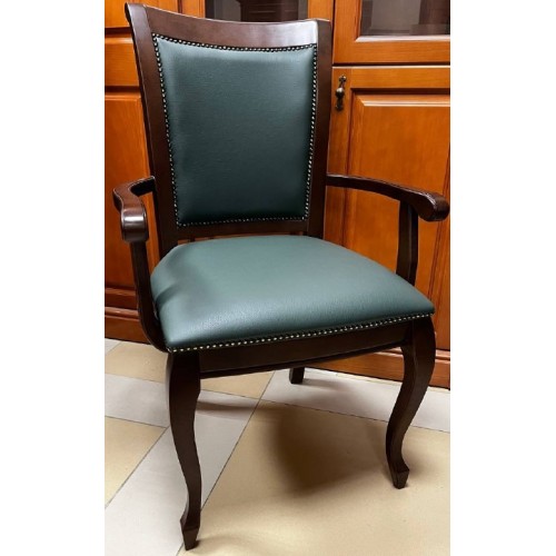 Офисный конференц стул посетителя 620 с подлокотниками (натуральная кожа)