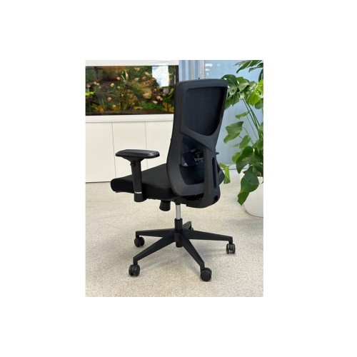 Офисное кресло для персонала Фидель М (пластиковая крестовина)