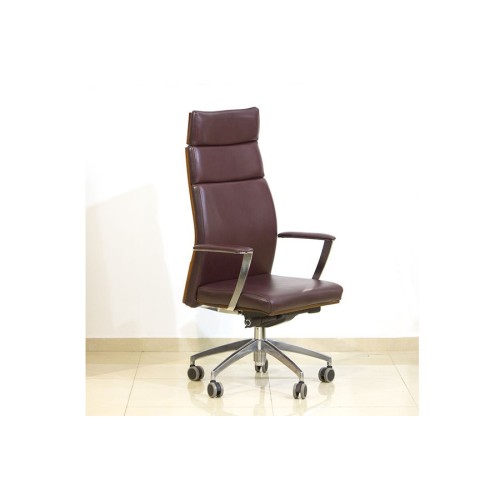 Кресло для руководителя Алтея А (хромированная крестовина)