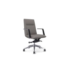 Кресло для руководителя Вольтер Q7М (хромированная крестовина)