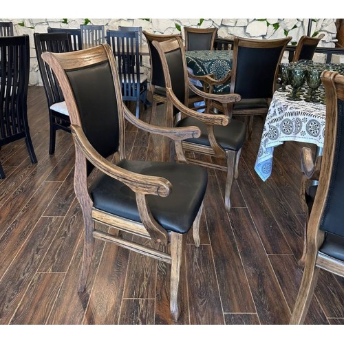 Стул обеденный из массива дерева "Классика-К" с подлокотниками