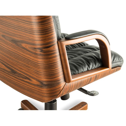 Кресло руководителя Бонн D100 высокая спинка (деревянная крестовина)